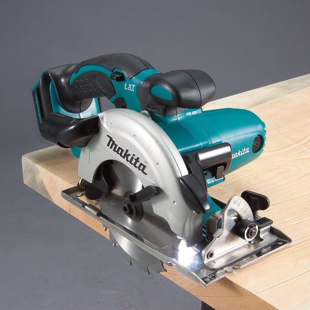 Makita XSS03Z 18V LXT Lithium-Ion Cordless 5-3/8-Inch Circular Trim Saw (Tool Only, No Battery)